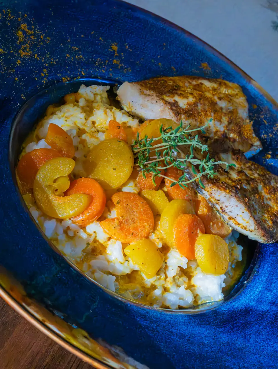 Filet z pstrąga z ryżem w sosie curry